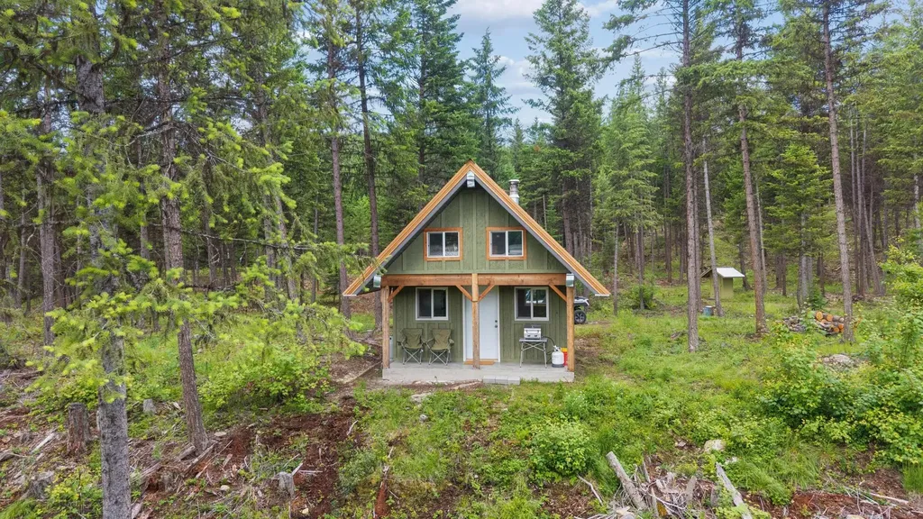 925 Yelping Coyote Run Trego MT 59934