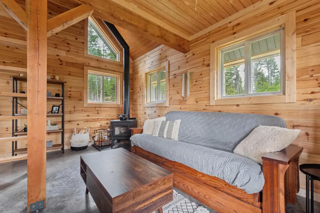 925 Yelping Coyote Run Trego MT 59934