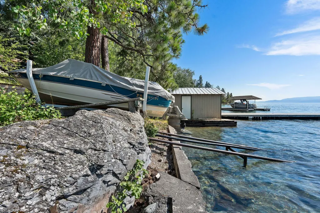 338 Flathead Lodge Road Bigfork MT 59911