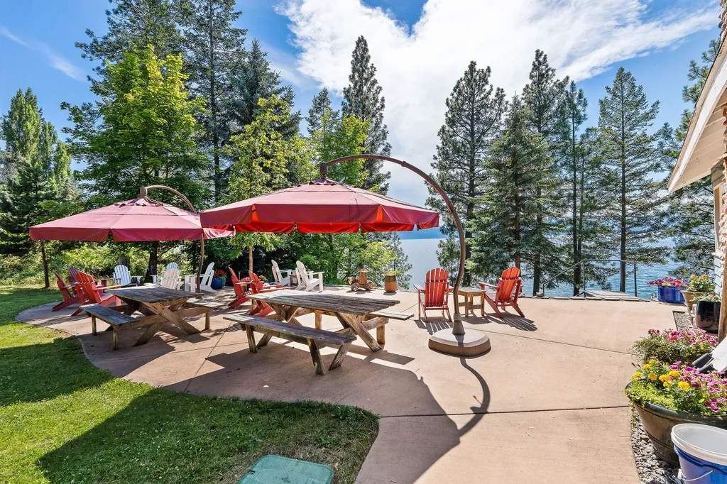 338 Flathead Lodge Road Bigfork MT 59911