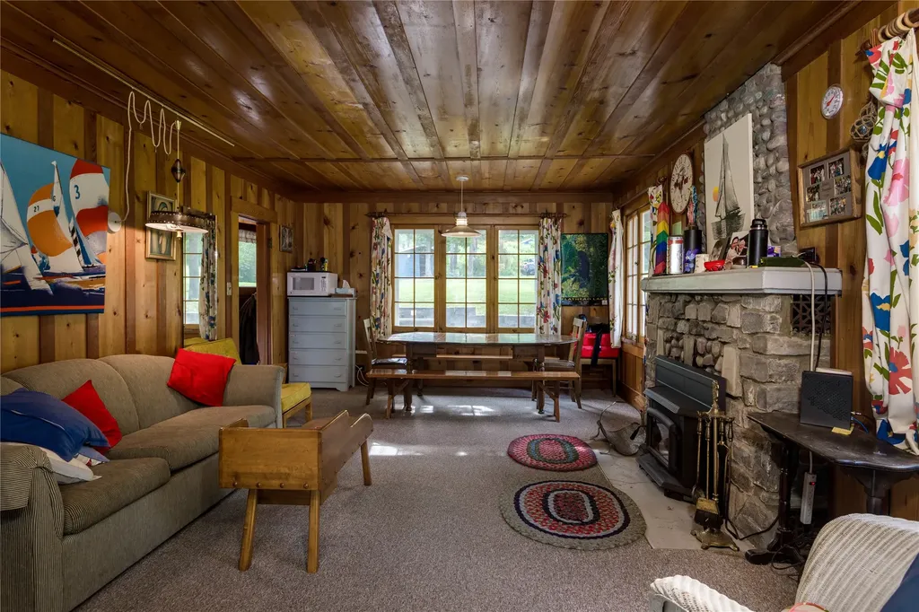 338 Flathead Lodge Road Bigfork MT 59911