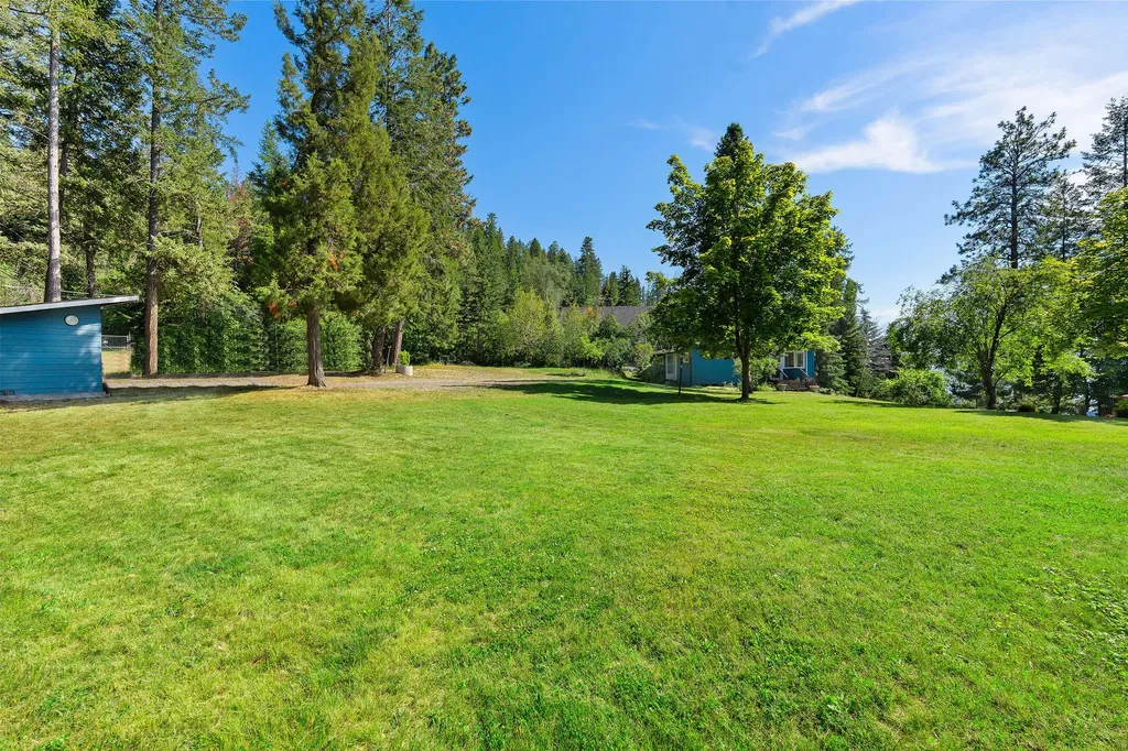 338 Flathead Lodge Road Bigfork MT 59911