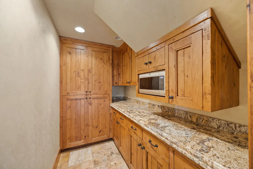 13471 Albright Lane Bigfork MT 59911