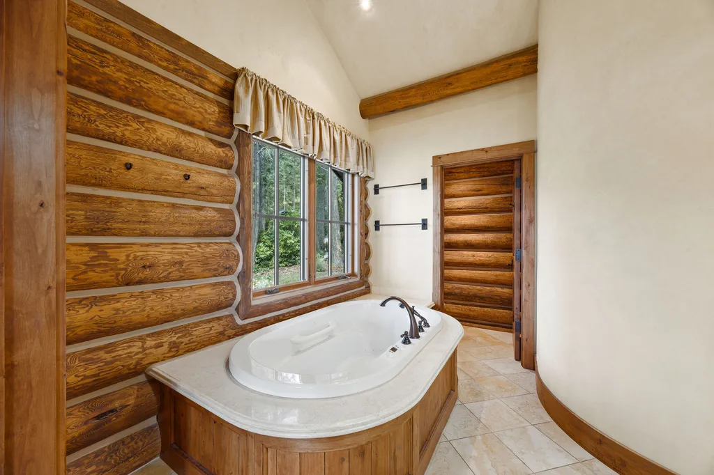 13471 Albright Lane Bigfork MT 59911