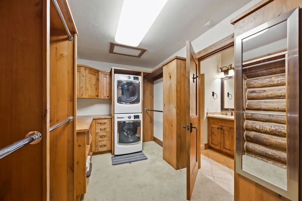 13471 Albright Lane Bigfork MT 59911