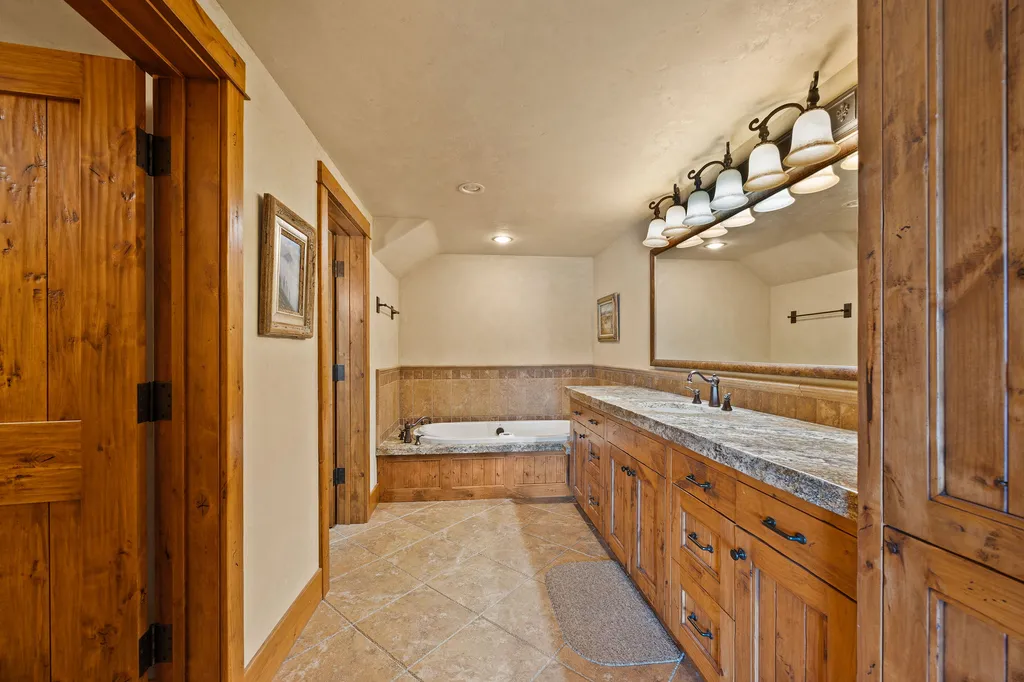 13471 Albright Lane Bigfork MT 59911