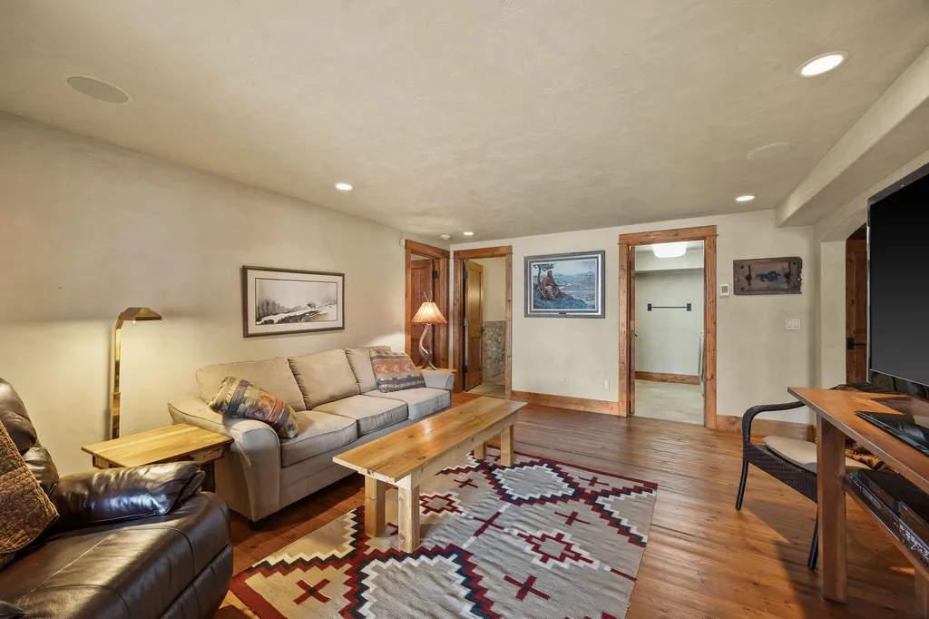 13471 Albright Lane Bigfork MT 59911