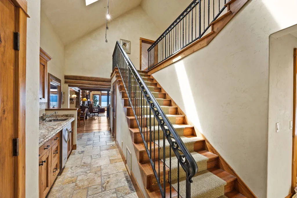 13471 Albright Lane Bigfork MT 59911