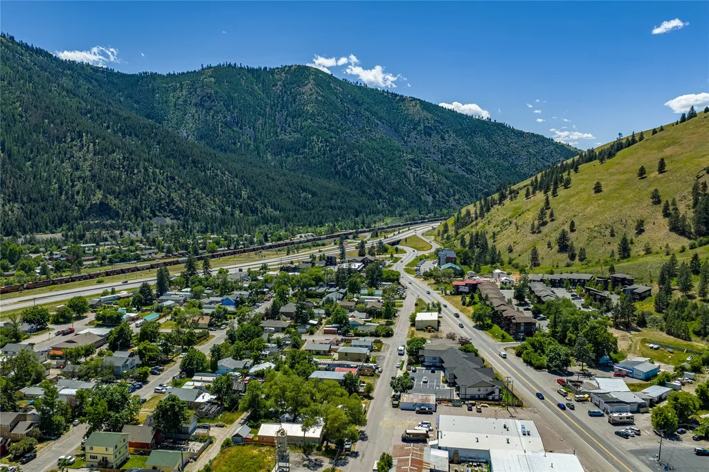 737 Sun Pillar Loop Missoula MT 59802