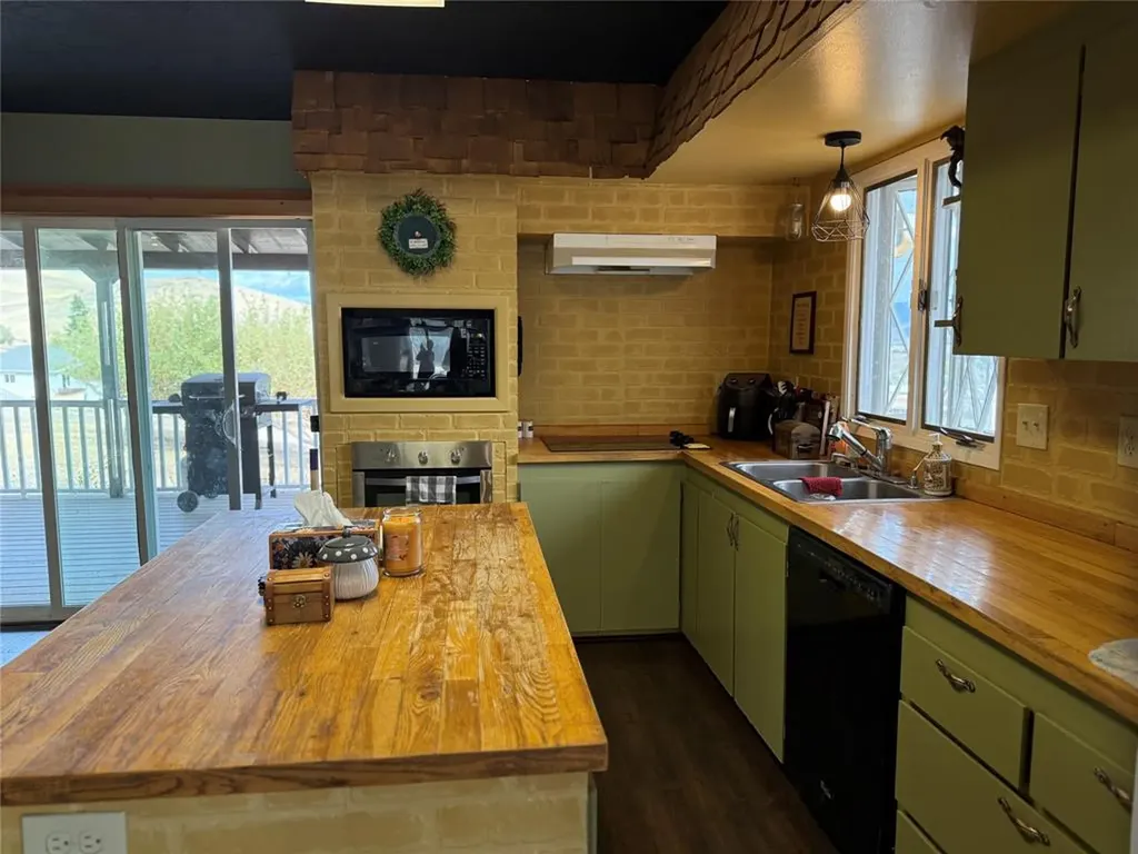 614 2nd Avenue N Hot Springs MT 59845