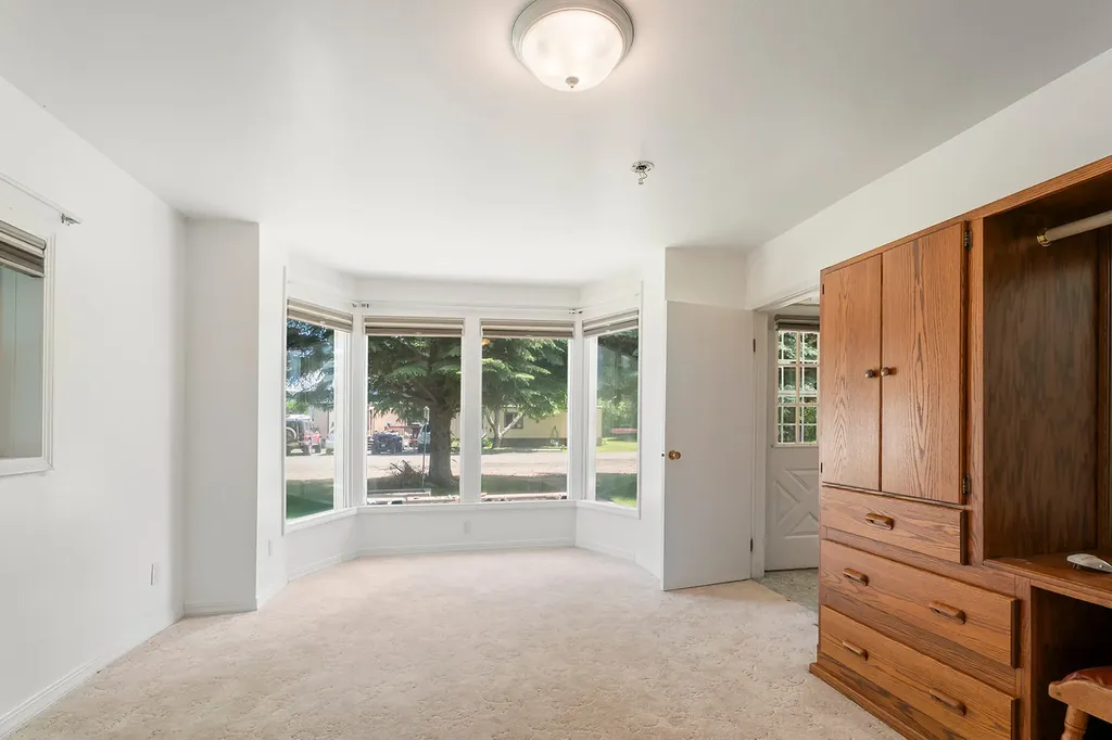 317 S Cleveland Street Boulder MT 59632