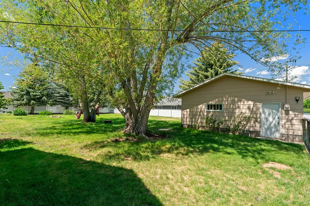 317 S Cleveland Street Boulder MT 59632