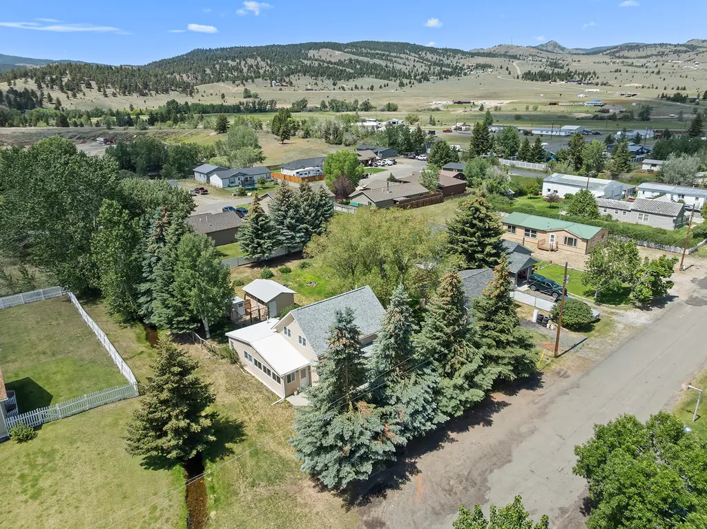 317 S Cleveland Street Boulder MT 59632