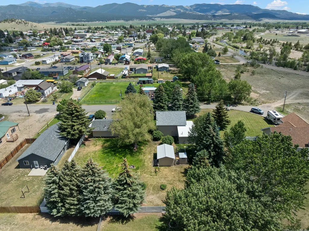 317 S Cleveland Street Boulder MT 59632