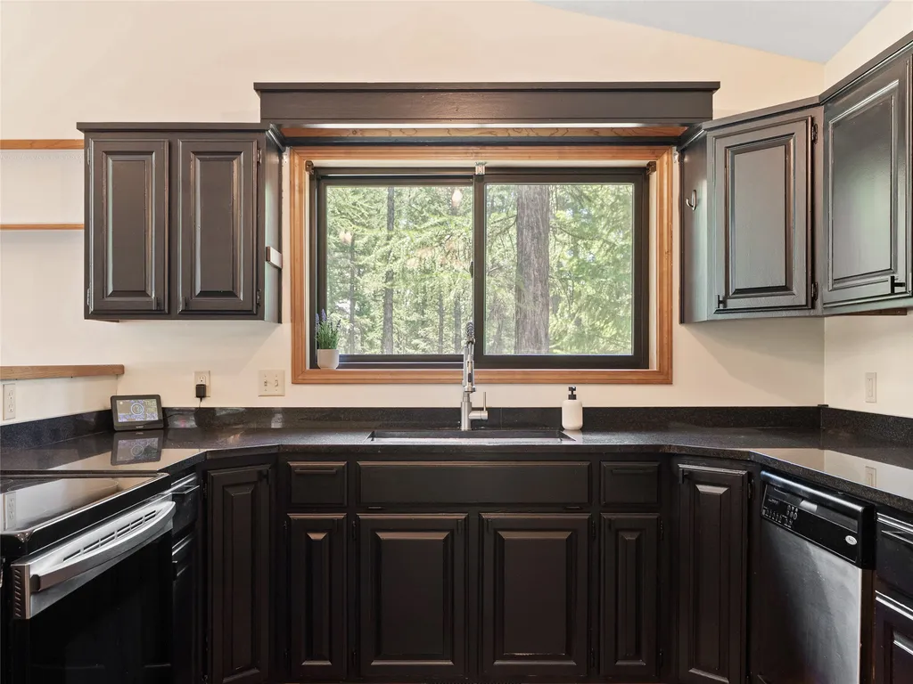 45 Ridge Lane Eureka MT 59917