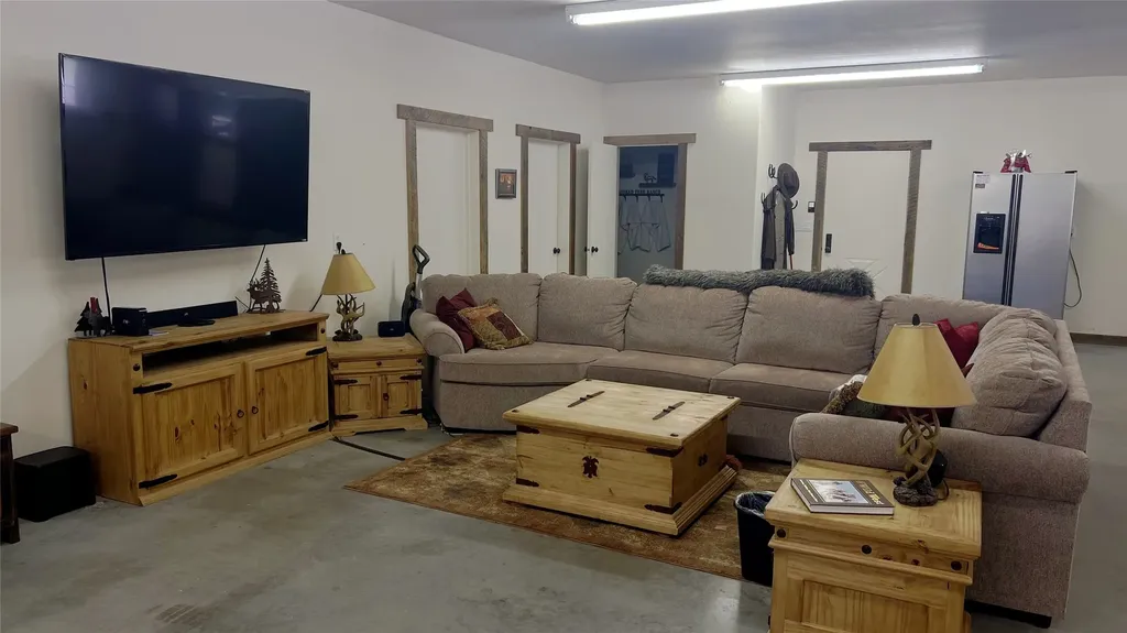 1666 Bear Face Road Victor MT 59875