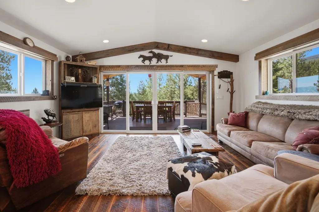 1666 Bear Face Road Victor MT 59875
