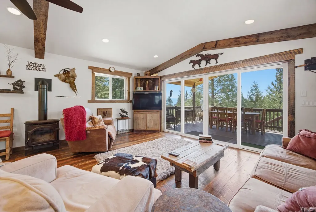 1666 Bear Face Road Victor MT 59875