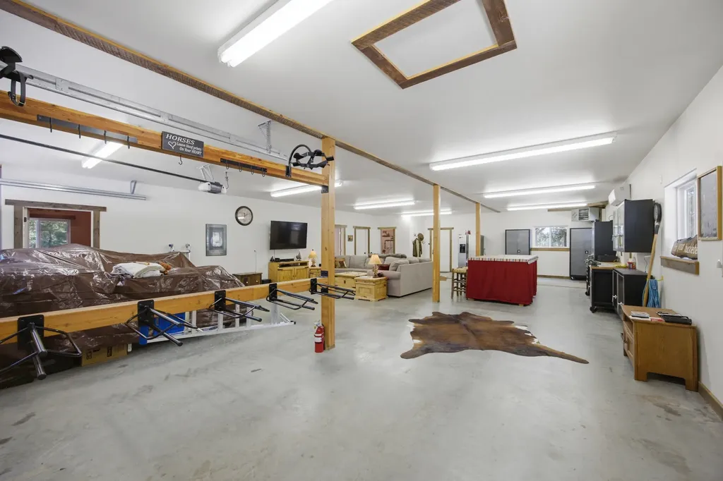 1666 Bear Face Road Victor MT 59875