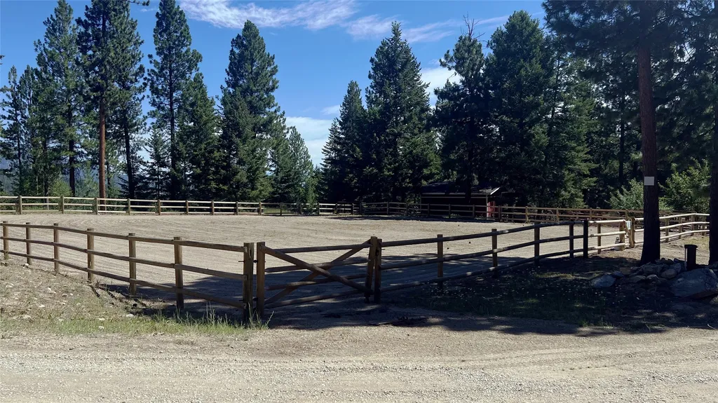 1666 Bear Face Road Victor MT 59875