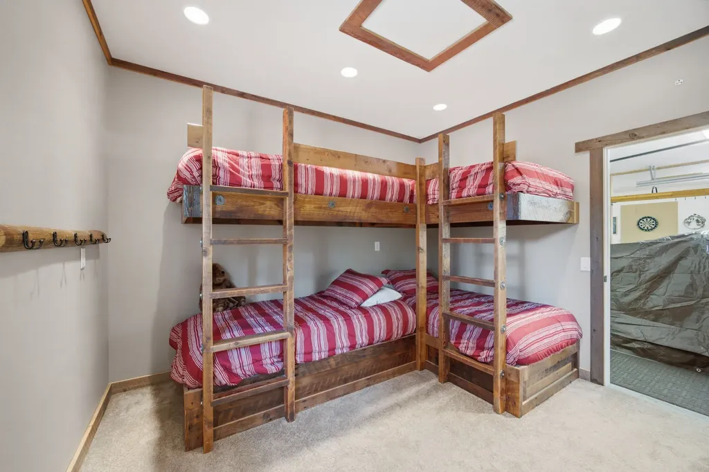 1666 Bear Face Road Victor MT 59875