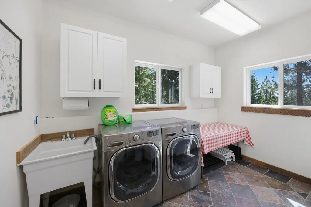1666 Bear Face Road Victor MT 59875