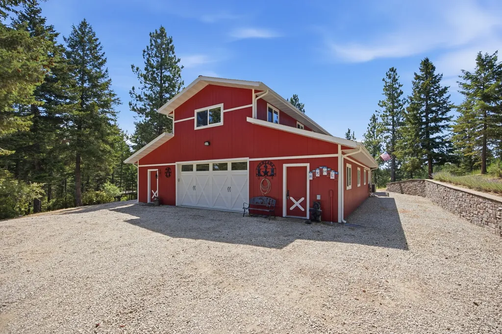 1666 Bear Face Road Victor MT 59875