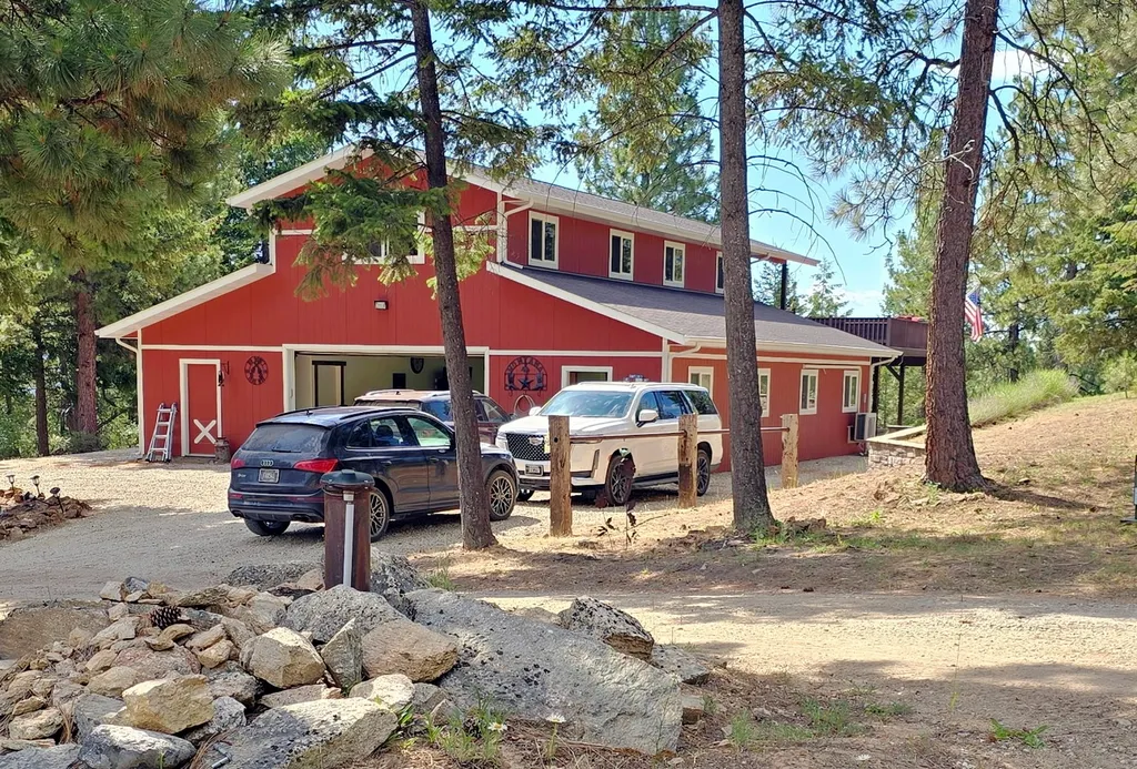 1666 Bear Face Road Victor MT 59875