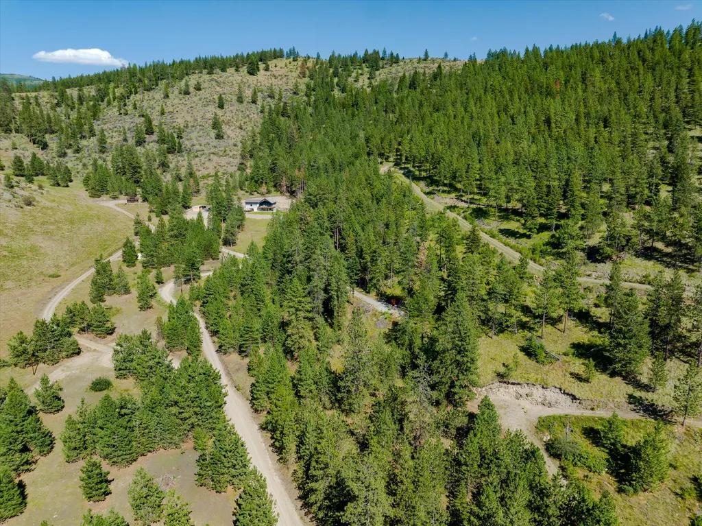 18 Lookout Lane Plains MT 59859
