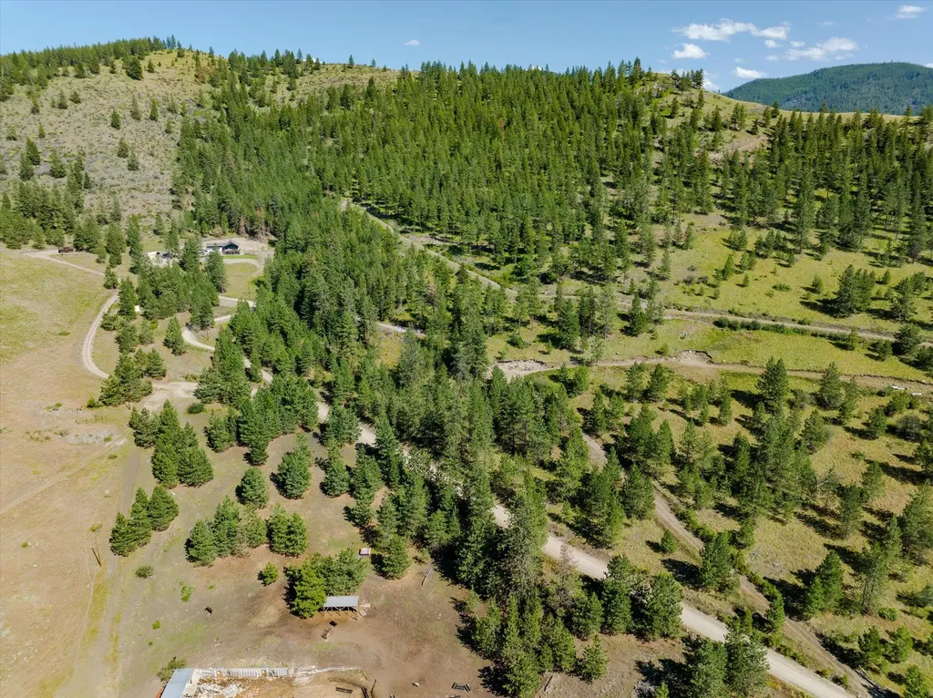 18 Lookout Lane Plains MT 59859