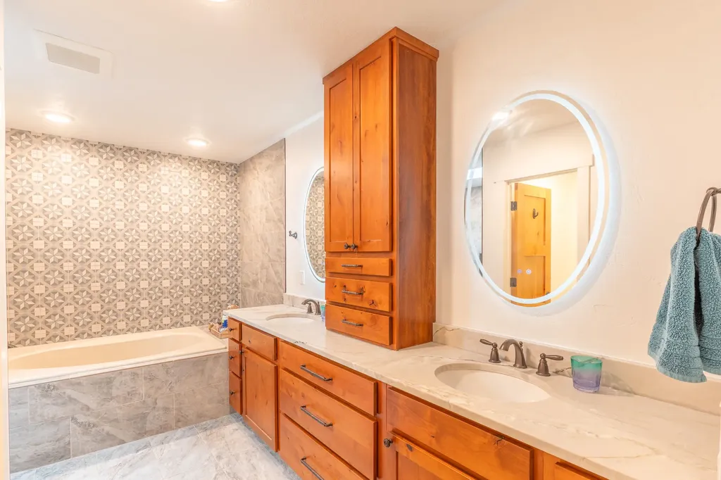 77 Golf Terrace Bigfork MT 59911