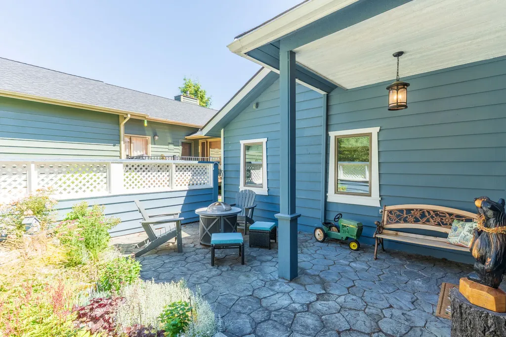 77 Golf Terrace Bigfork MT 59911