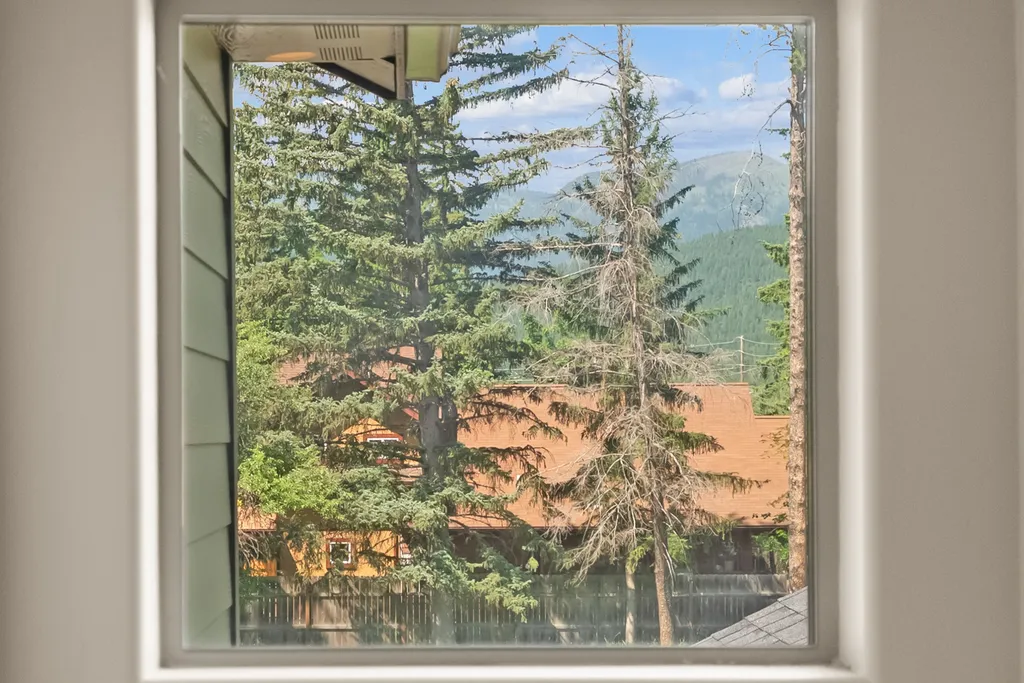 789 Aspen Grove Street Whitefish MT 59937