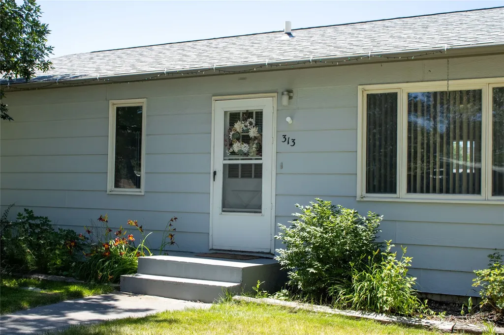313 N Cherry Street Townsend MT 59644