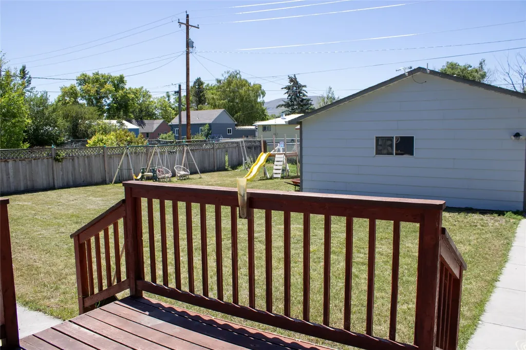 313 N Cherry Street Townsend MT 59644