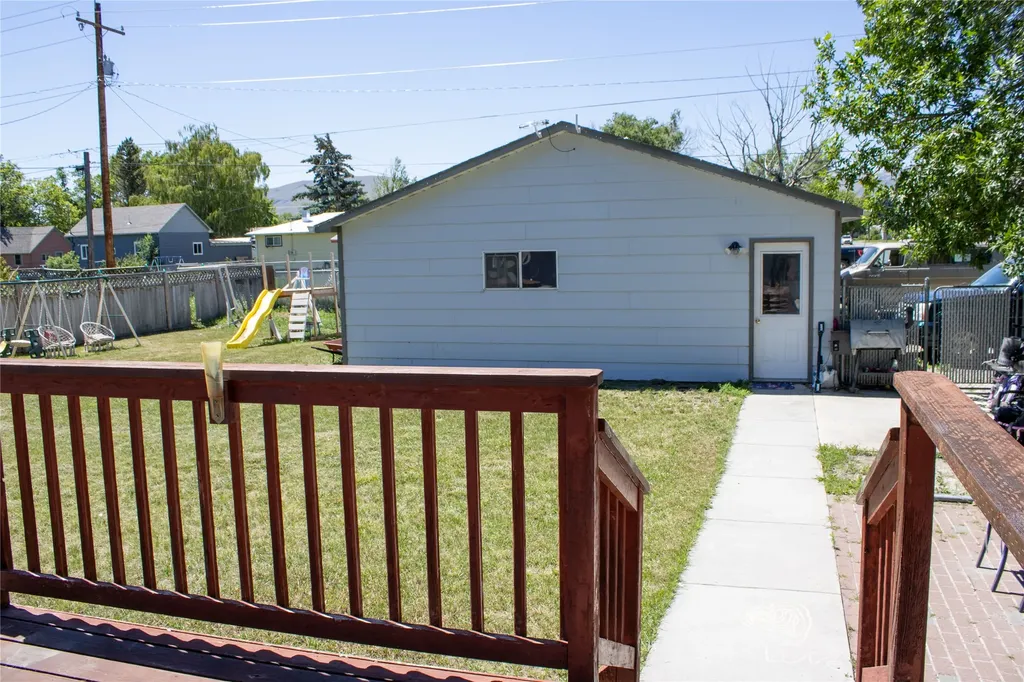313 N Cherry Street Townsend MT 59644
