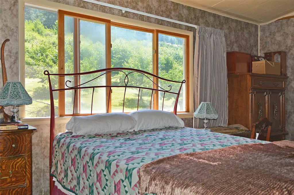19537 Mt Highway 35 Bigfork MT 59911