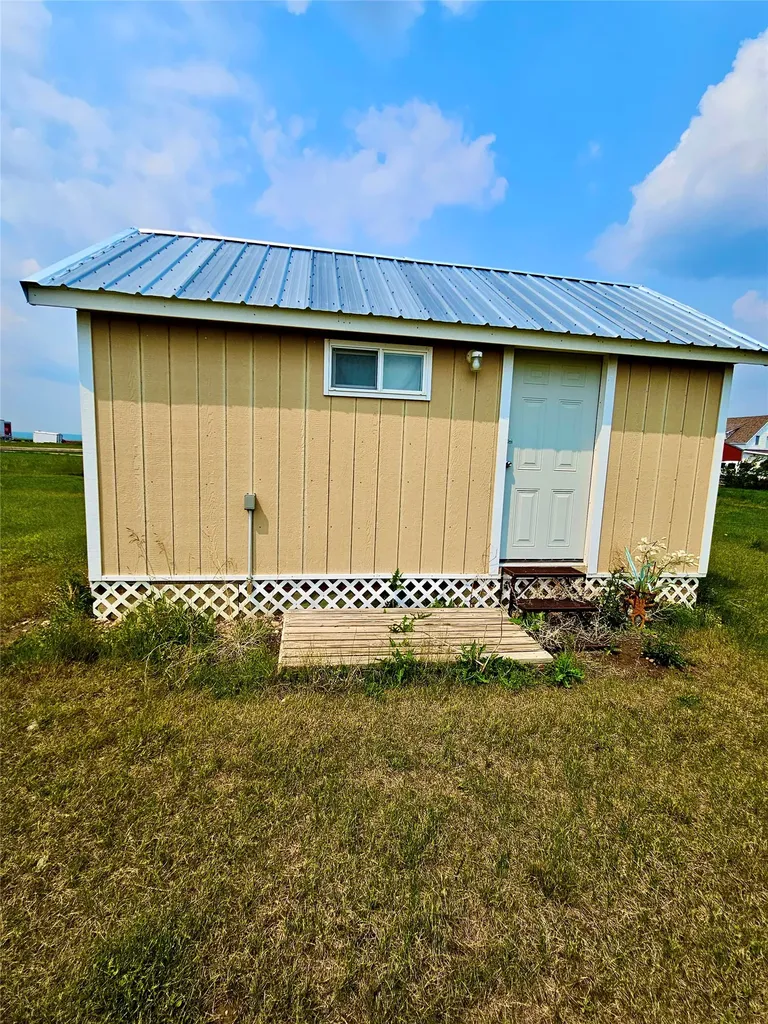 324 Oak Street Sweet Grass MT 59484