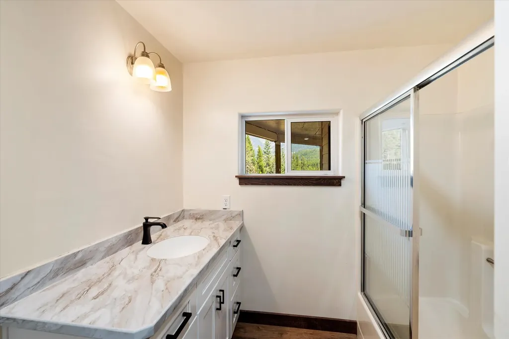 439 Dasios Road Troy MT 59935