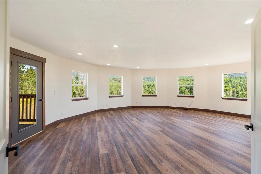 439 Dasios Road Troy MT 59935