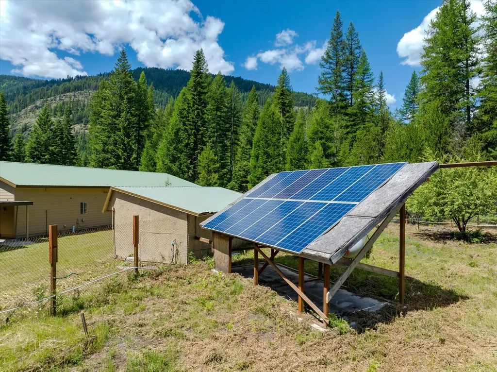 439 Dasios Road Troy MT 59935