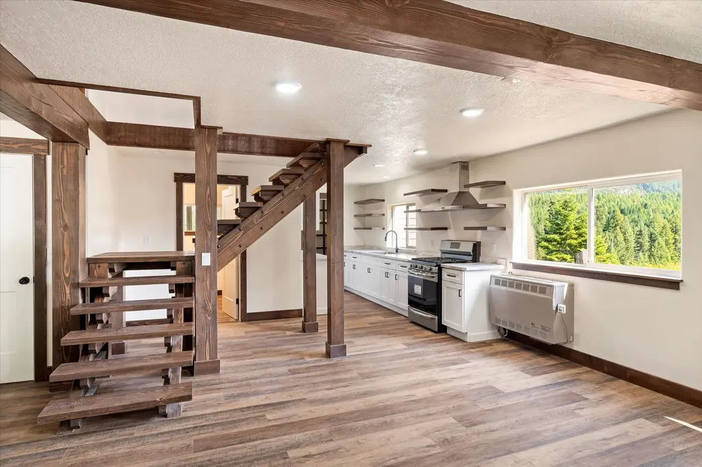 439 Dasios Road Troy MT 59935