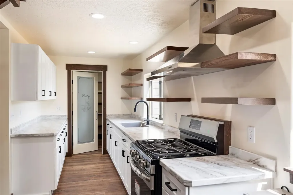 439 Dasios Road Troy MT 59935