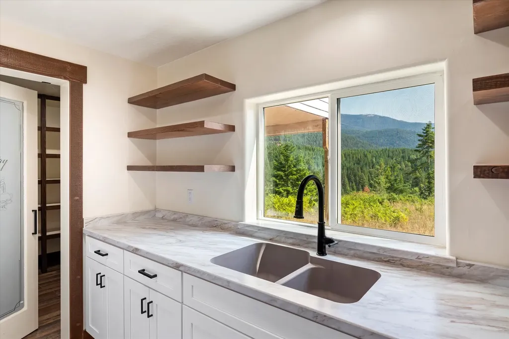 439 Dasios Road Troy MT 59935