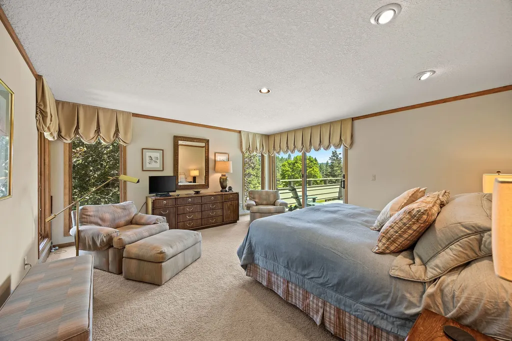 147 Golf Terrace Bigfork MT 59911