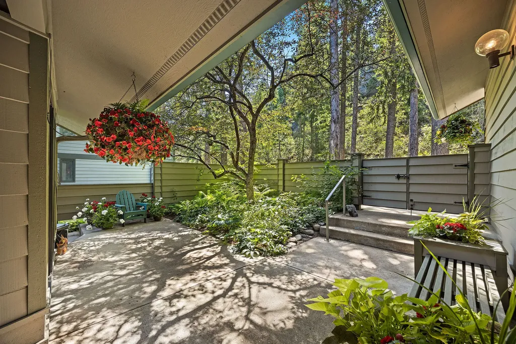 147 Golf Terrace Bigfork MT 59911