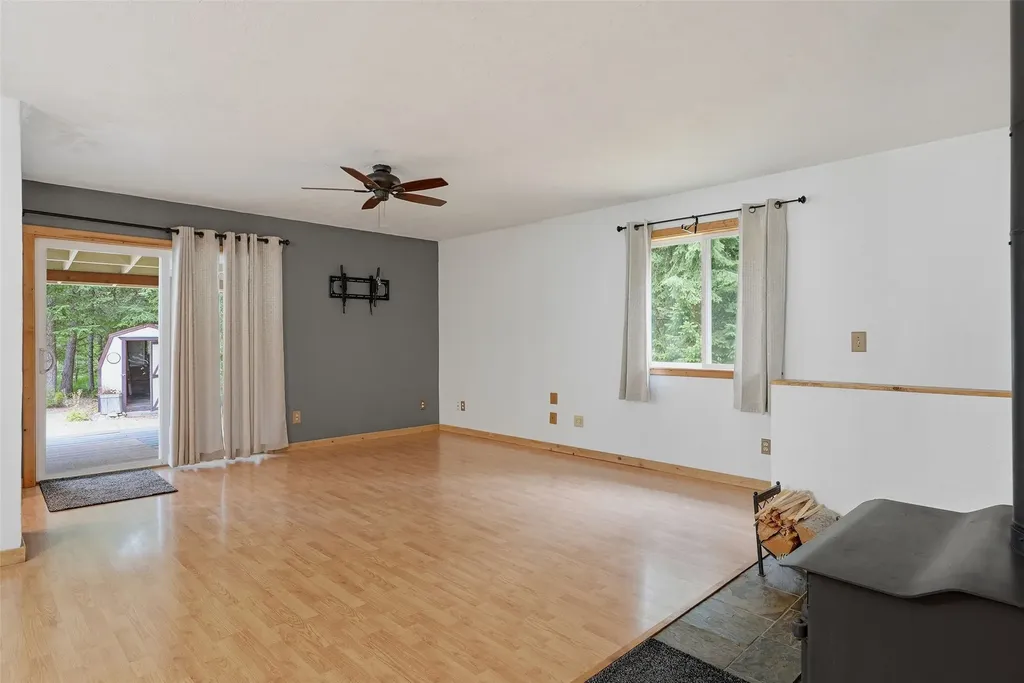 53 Whisper Lane De Borgia MT 59830