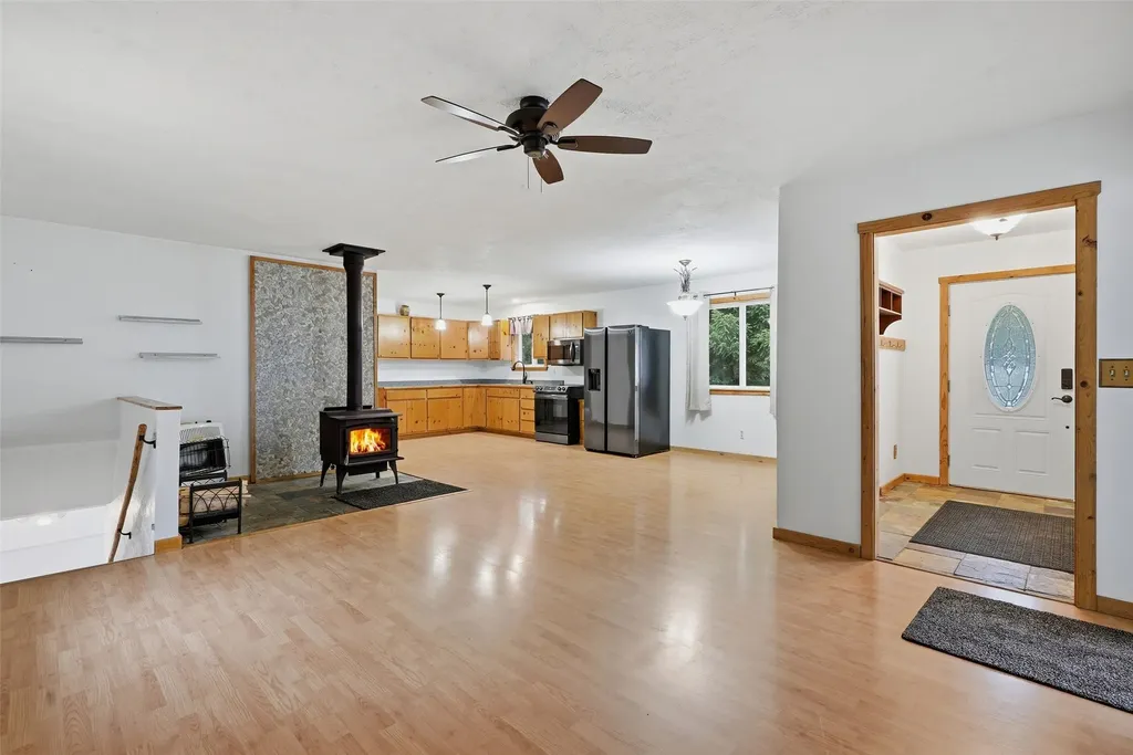 53 Whisper Lane De Borgia MT 59830