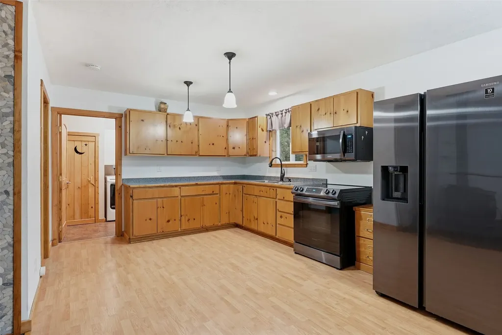 53 Whisper Lane De Borgia MT 59830