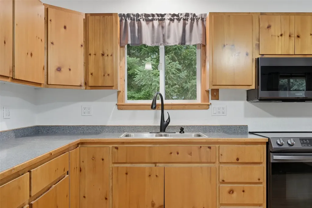 53 Whisper Lane De Borgia MT 59830